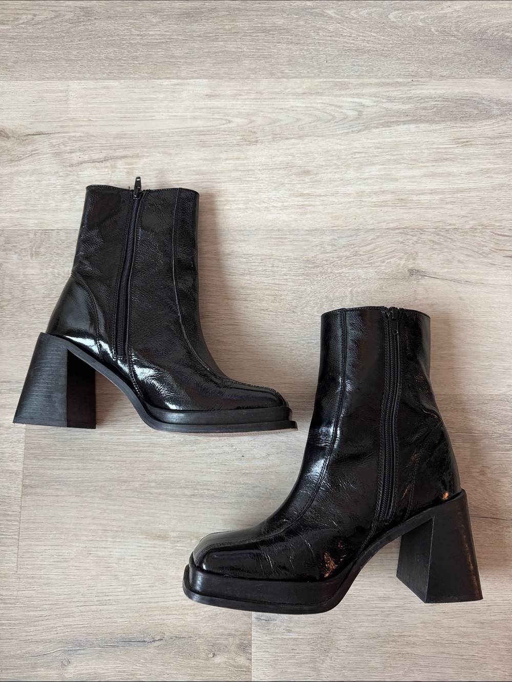 Steve Madden square toe Patent Leather Block Heel Ankle Boots - Women size 9